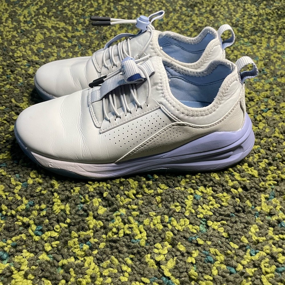 Clove nursing shoes